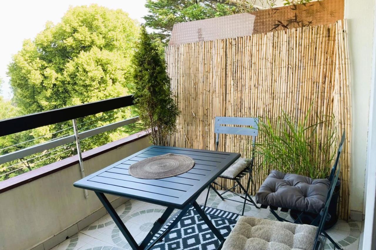 Aux Flots Bleus Avec Balcon Et Vue Sur Mer Trouville-sur-Mer Exterior foto